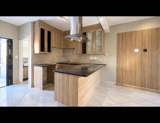 3 BEDROOM TOWNHOUSE FOR SALE IN ALBERTSDAL